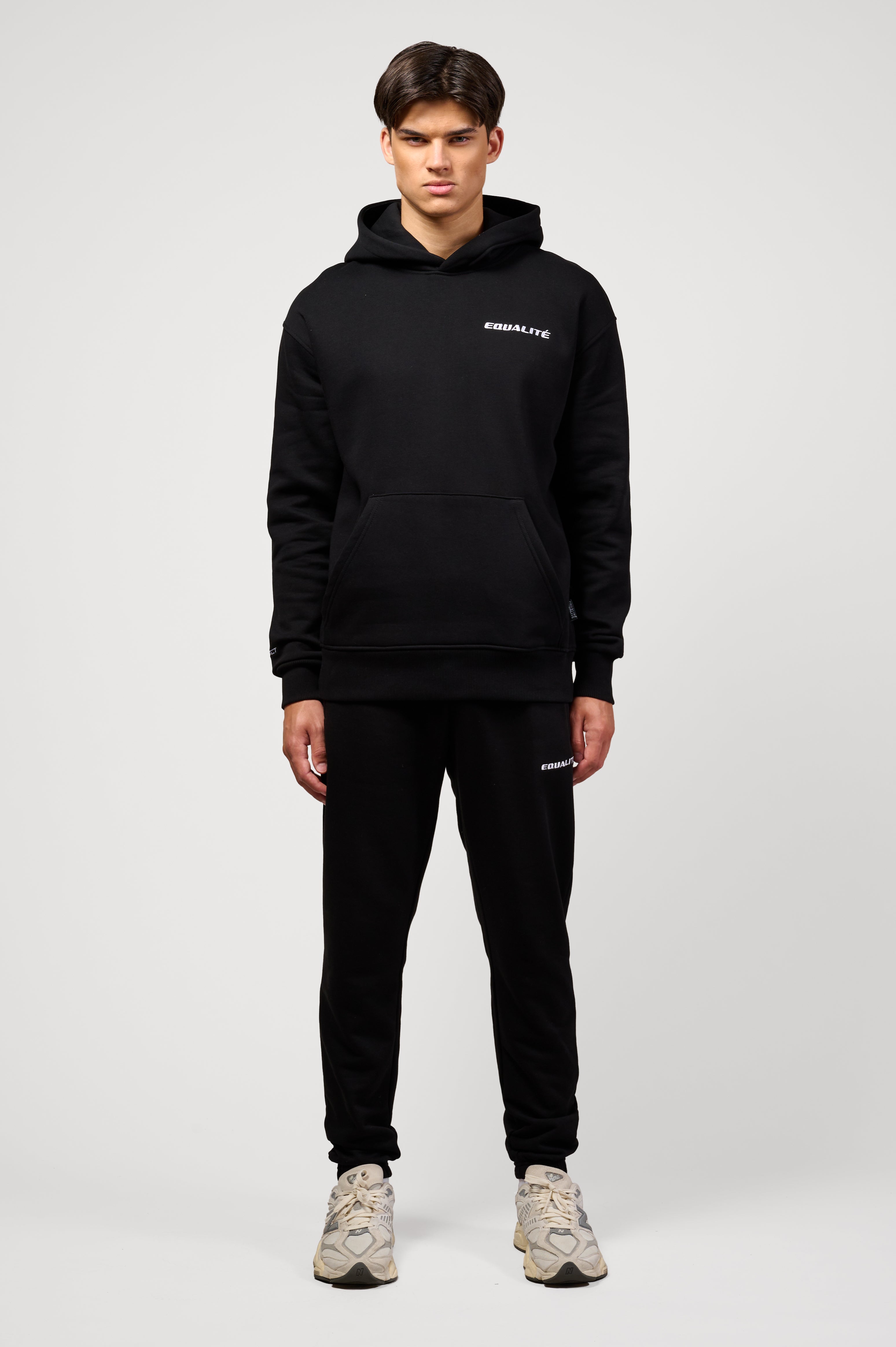 ESSENTIAL TRACKSUIT BLACK