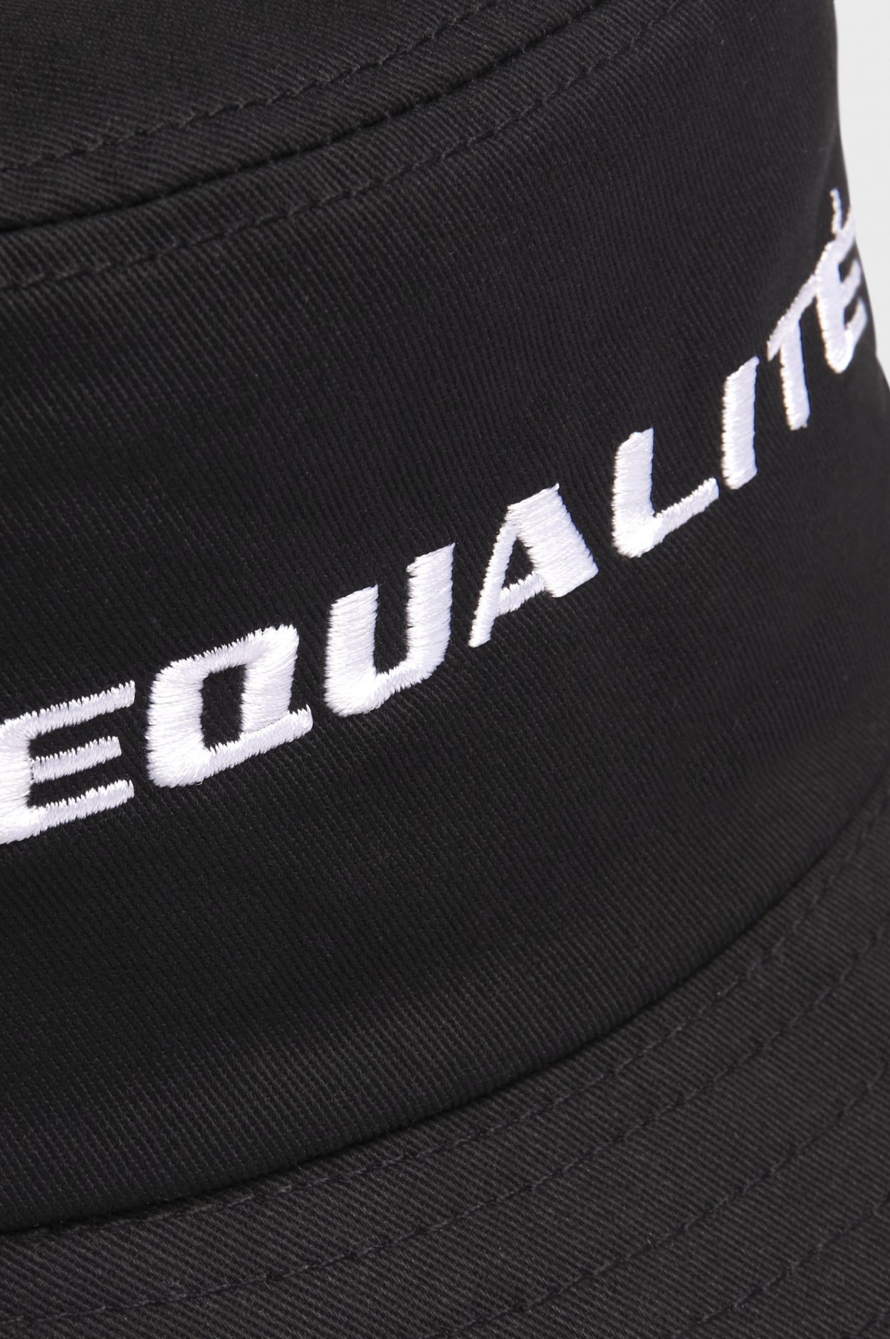 ESSENTIALS BUCKET HAT | BLACK