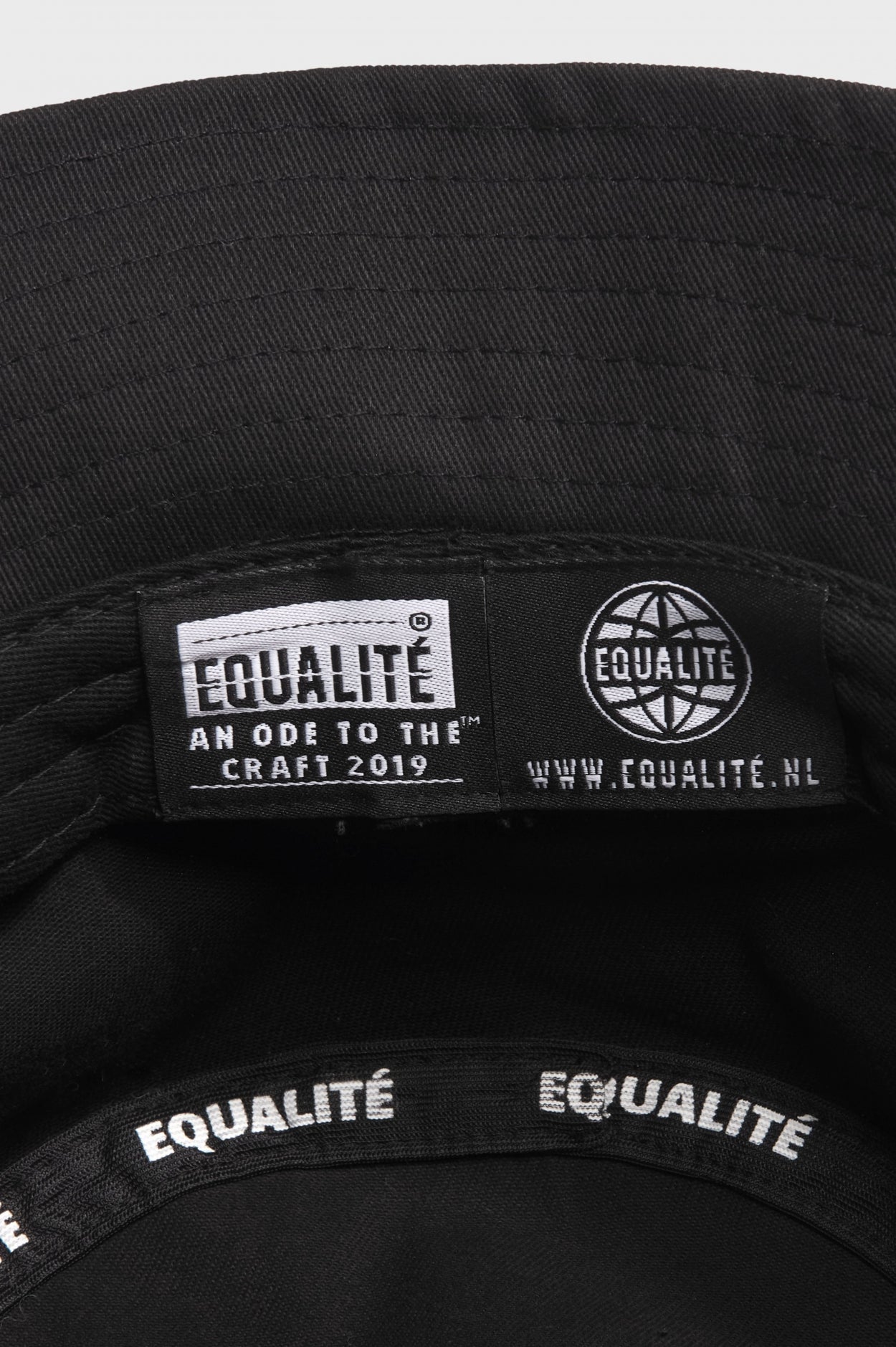 ESSENTIALS BUCKET HAT | BLACK