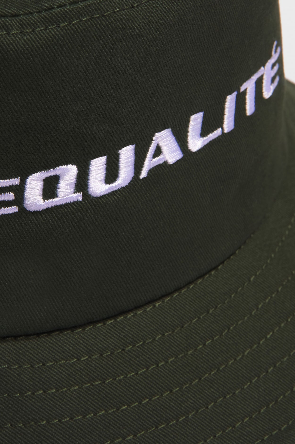 ESSENTIALS BUCKET HAT | GREEN