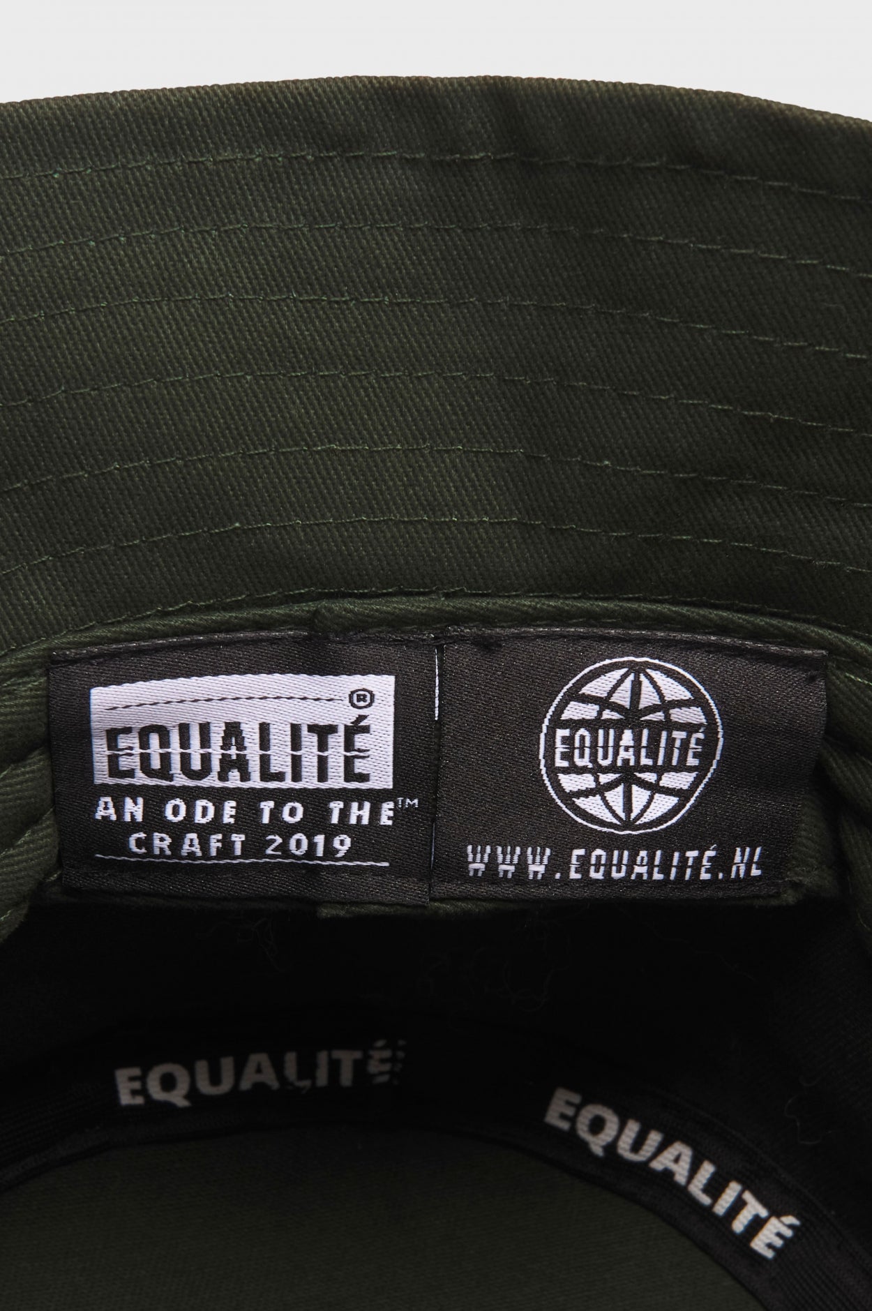 ESSENTIALS BUCKET HAT | GREEN