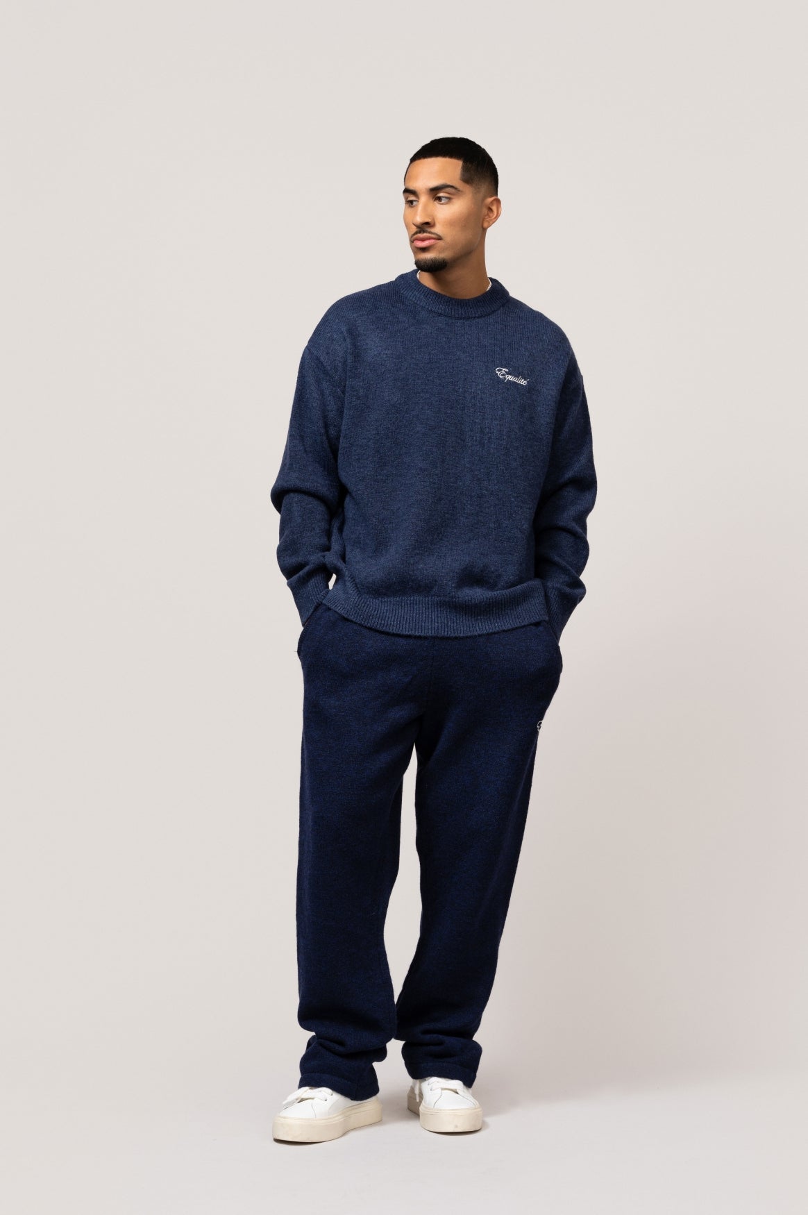 FLUFFY KNIT SWEATER | NAVY