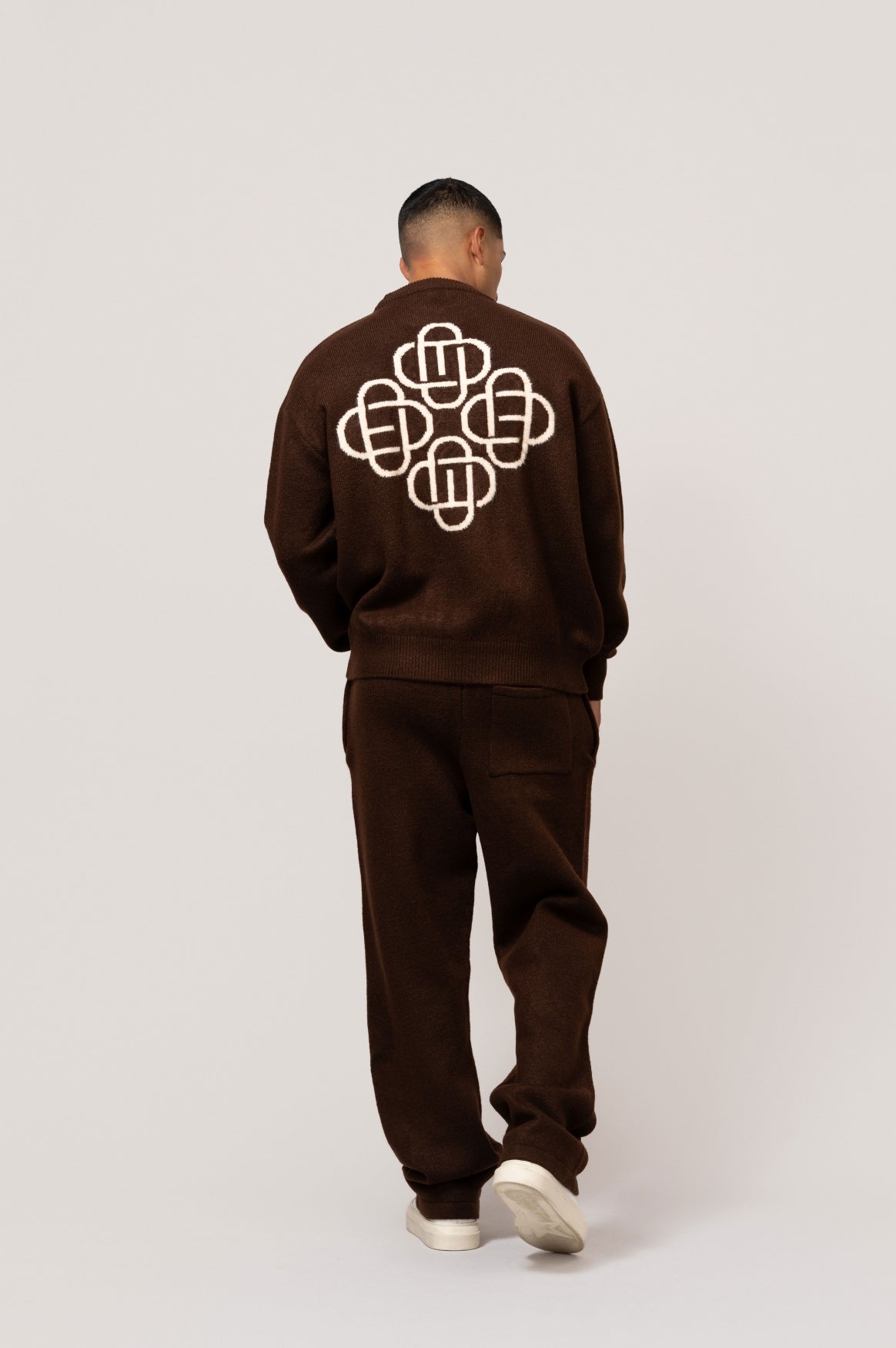 FLUFFY KNIT SWEATER | BROWN