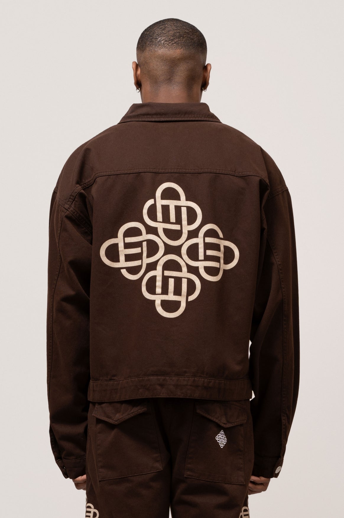 SYMBOL BOXY JACKET | BROWN