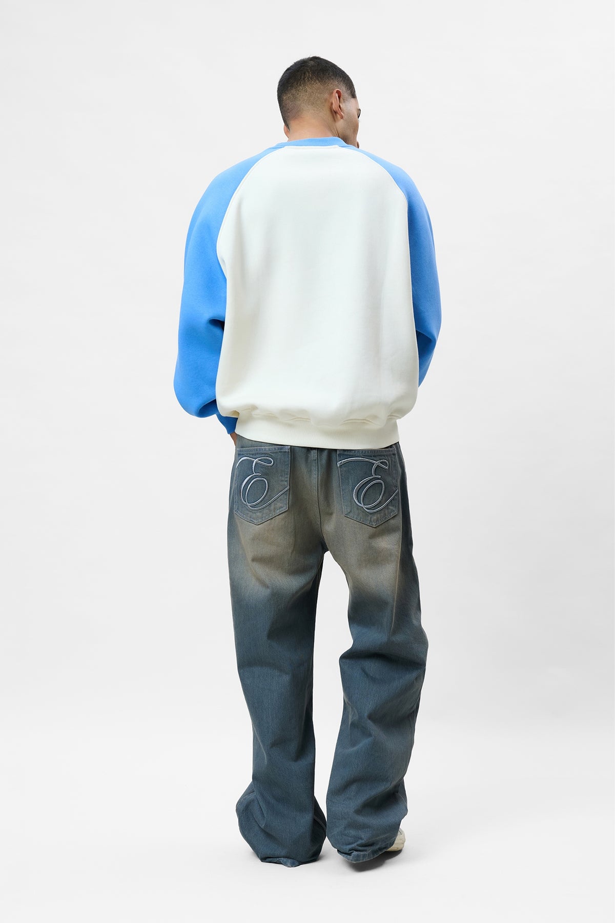 ESSENTIAL RAGLAN OVERSIZED SWEATER | OFF-WHITE & CORN BLUE