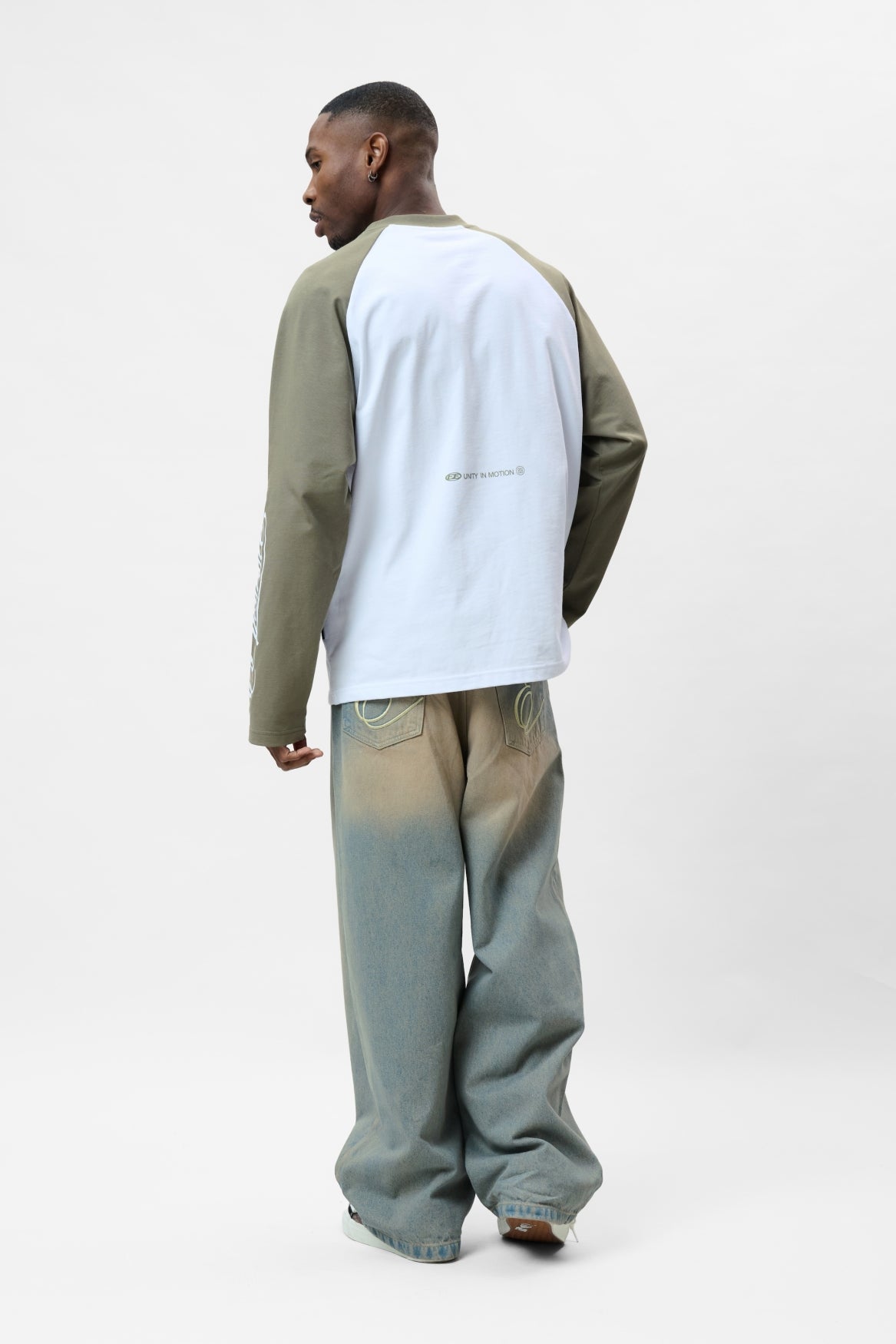 JETT RAGLAN LONGSLEEVE TEE | WHITE & BASEL GREEN