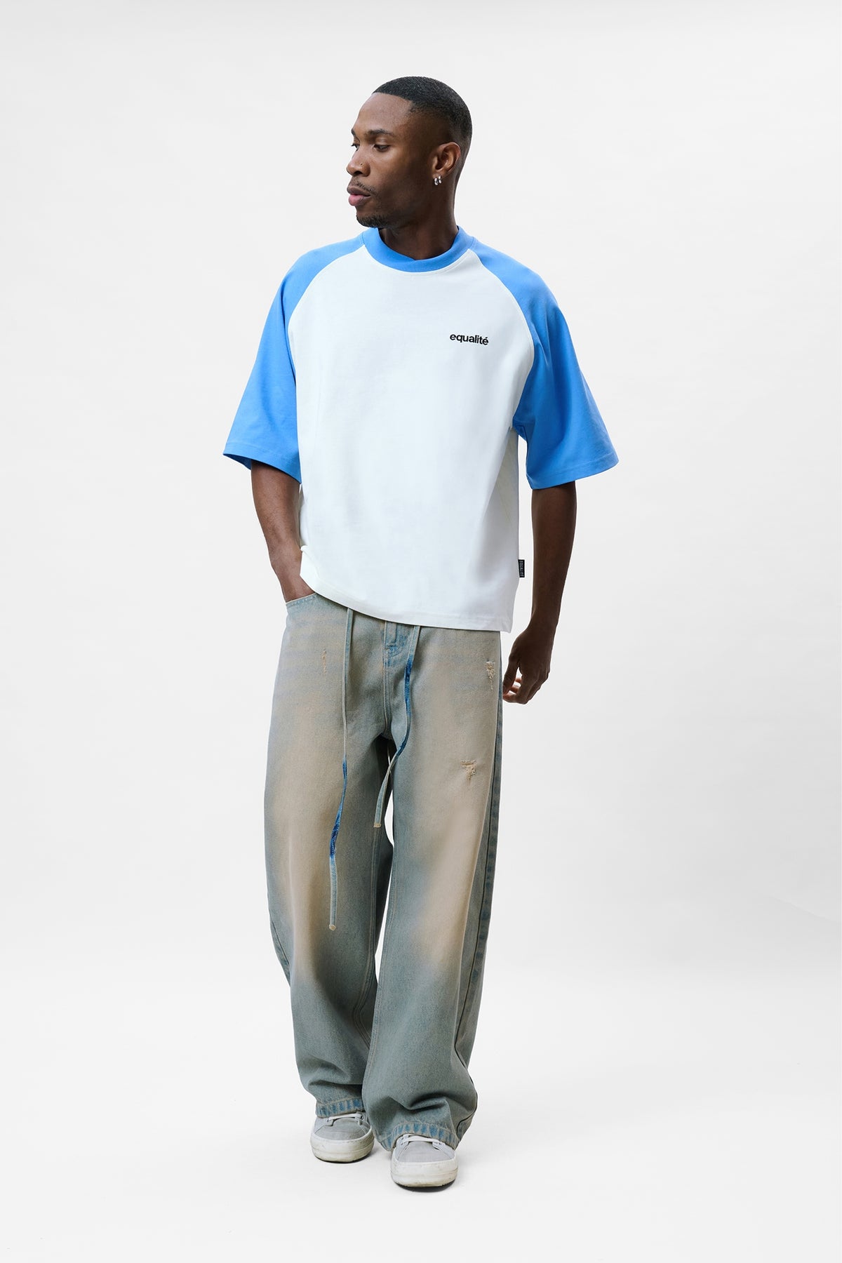 ESSENTIAL RAGLAN BOXY TEE | OFF-WHITE & BLUE
