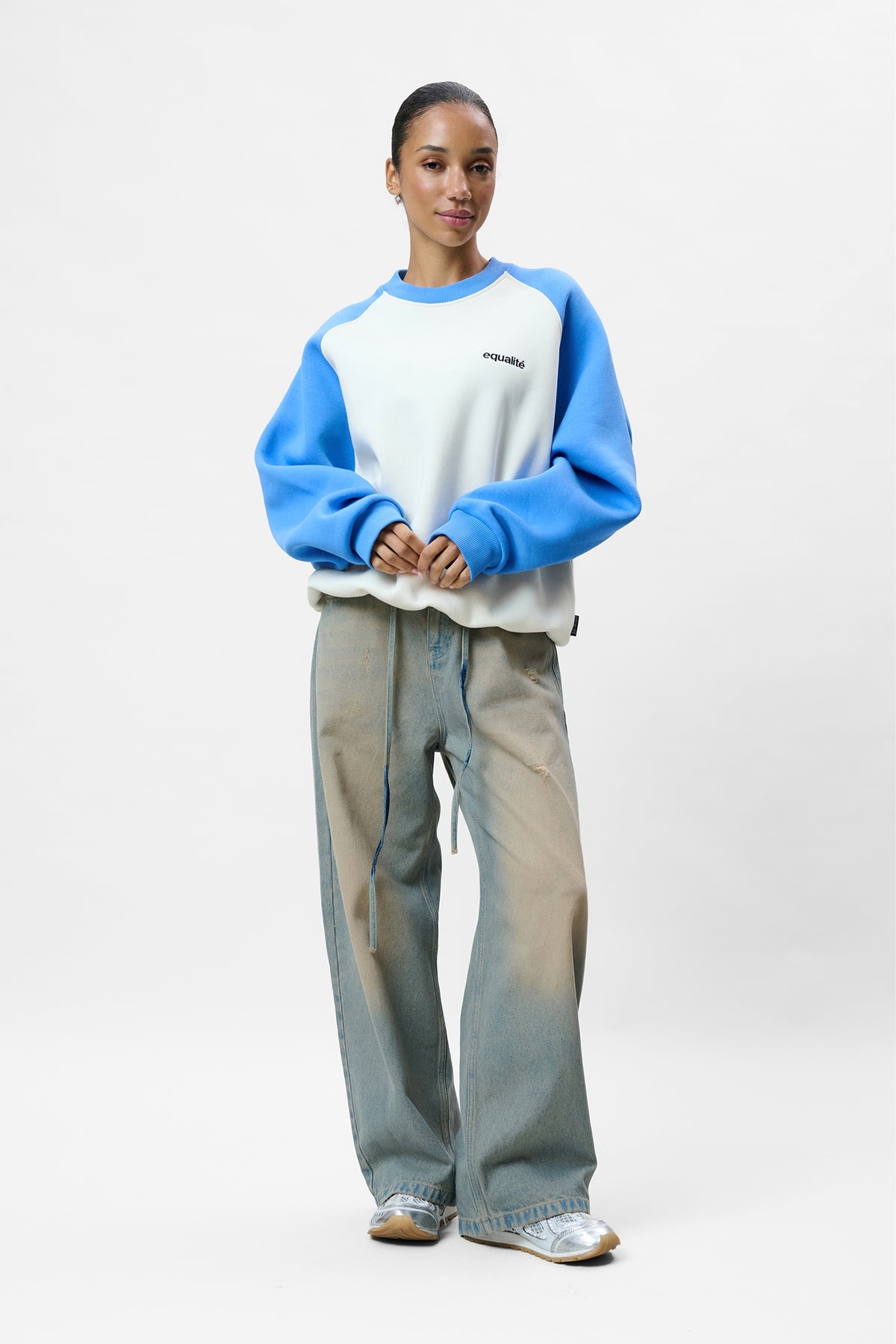 ESSENTIAL RAGLAN OVERSIZED SWEATER | OFF-WHITE & CORN BLUE