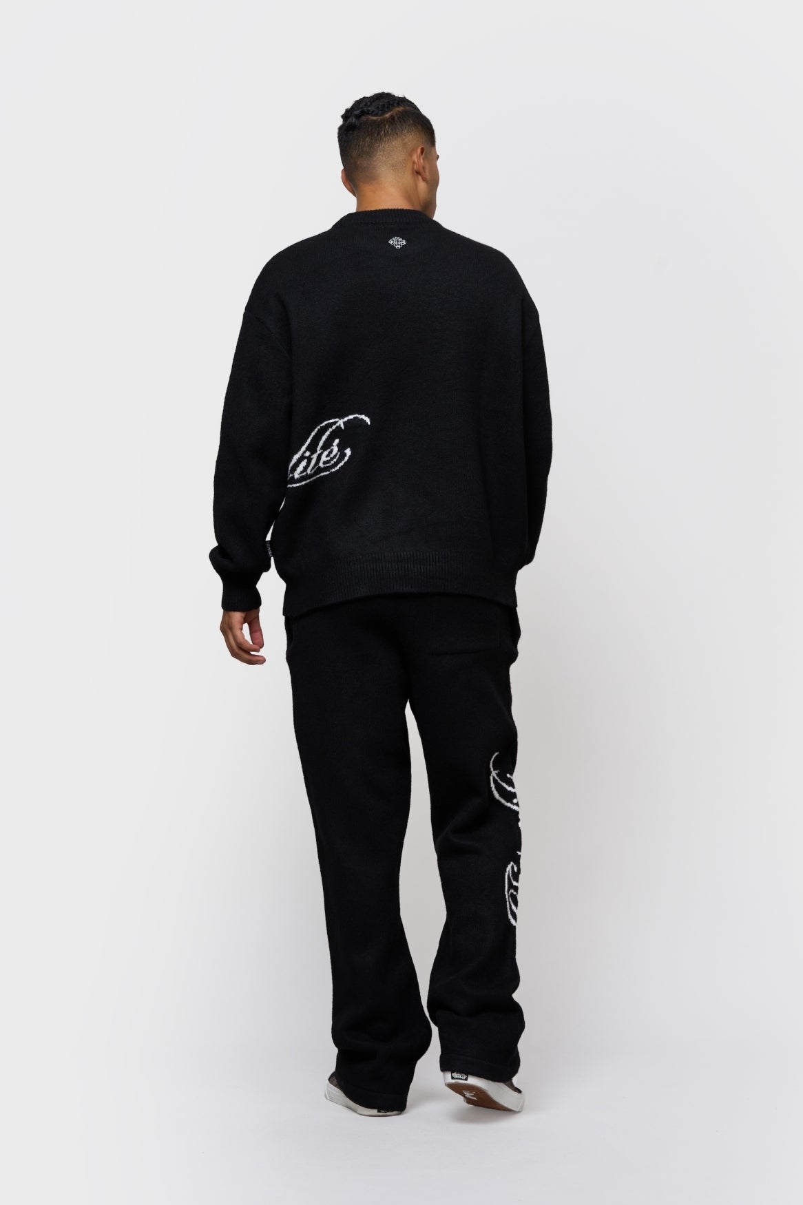 FLUFFY KNIT SWEATER | BLACK