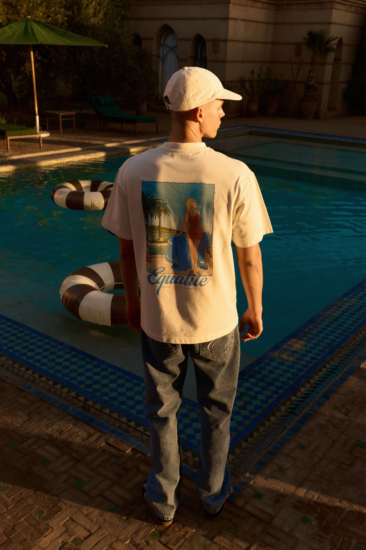 Postcard Oversized Tee | Off-white