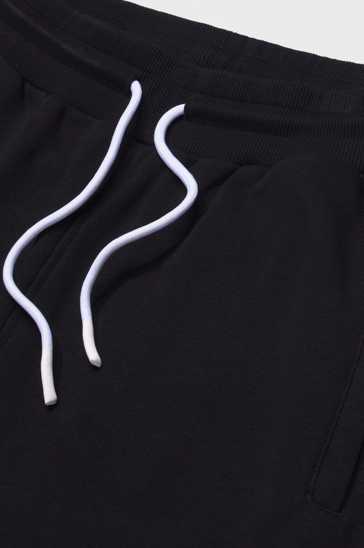 ZION SHORTS | BLACK & RED