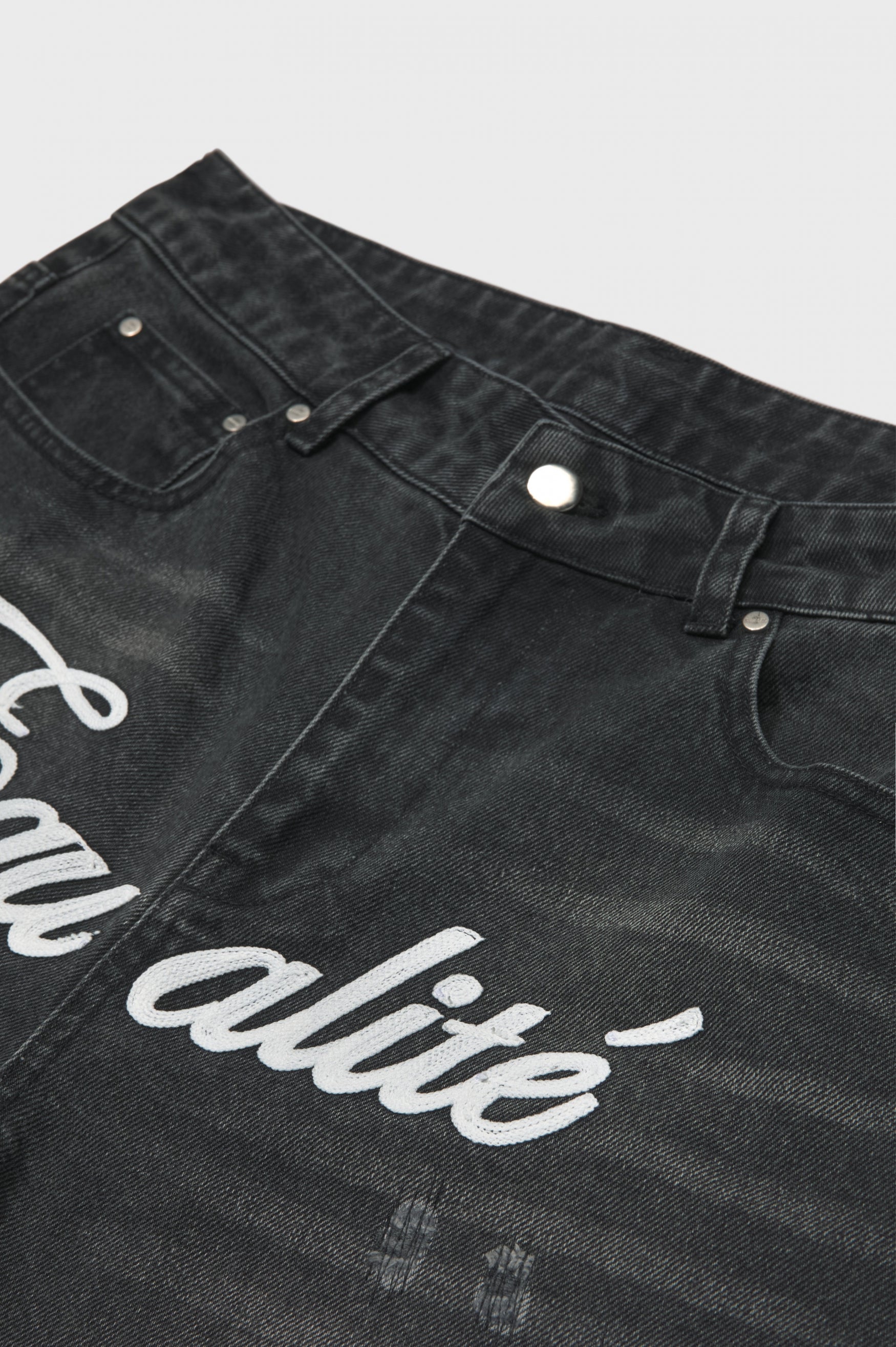 FRONT LOGO JEANS | BLACK