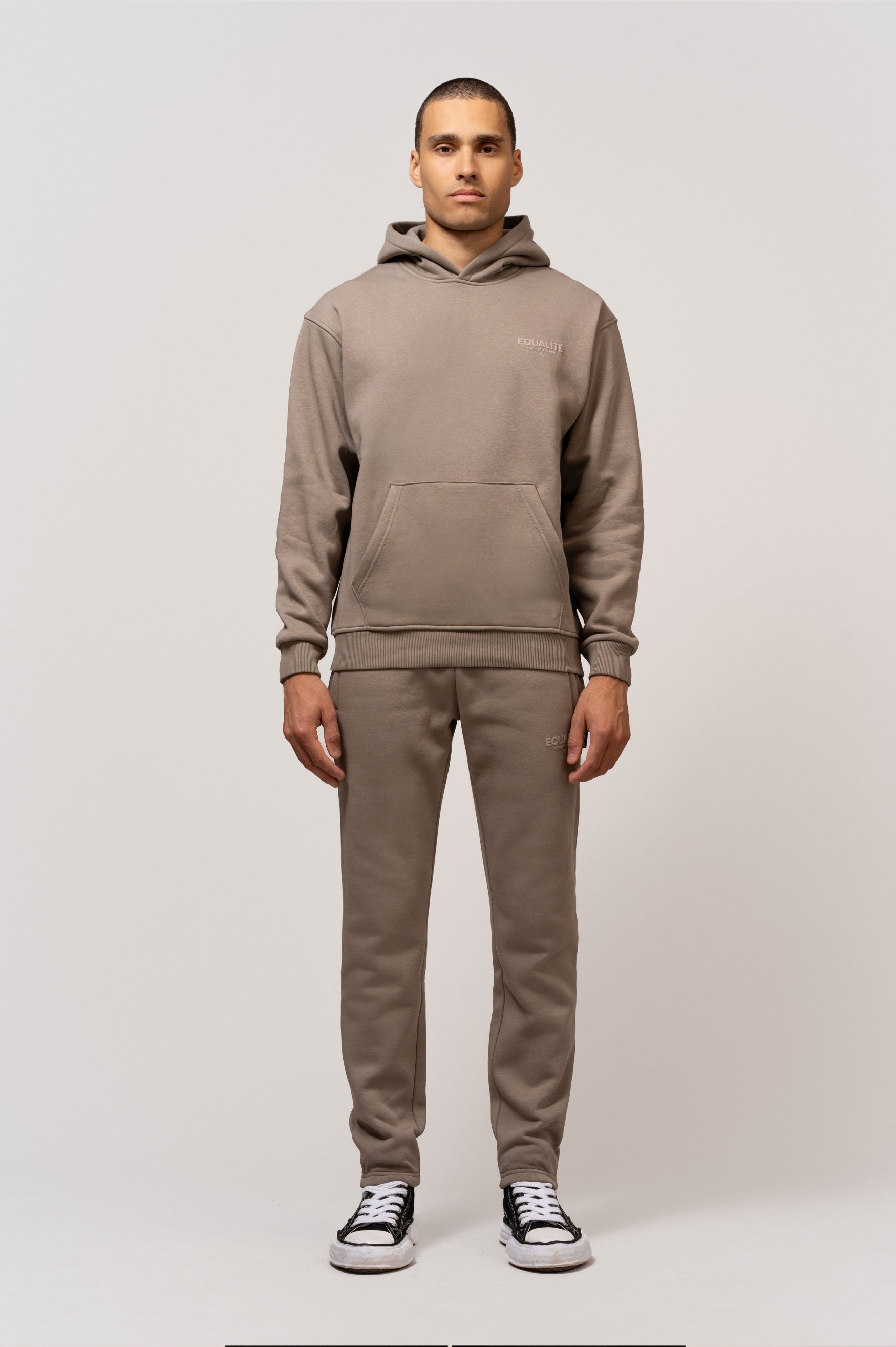 <tc>SOCIETÉ TRACKSUIT | TAUPE & TAUPE</tc>