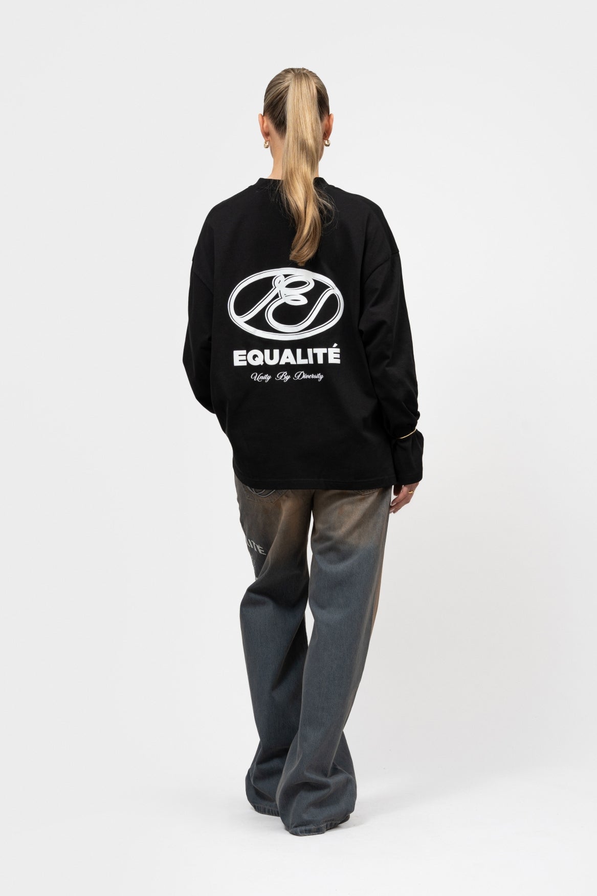 ARID OVERSIZED LONGSLEEVE TEE | BLACK