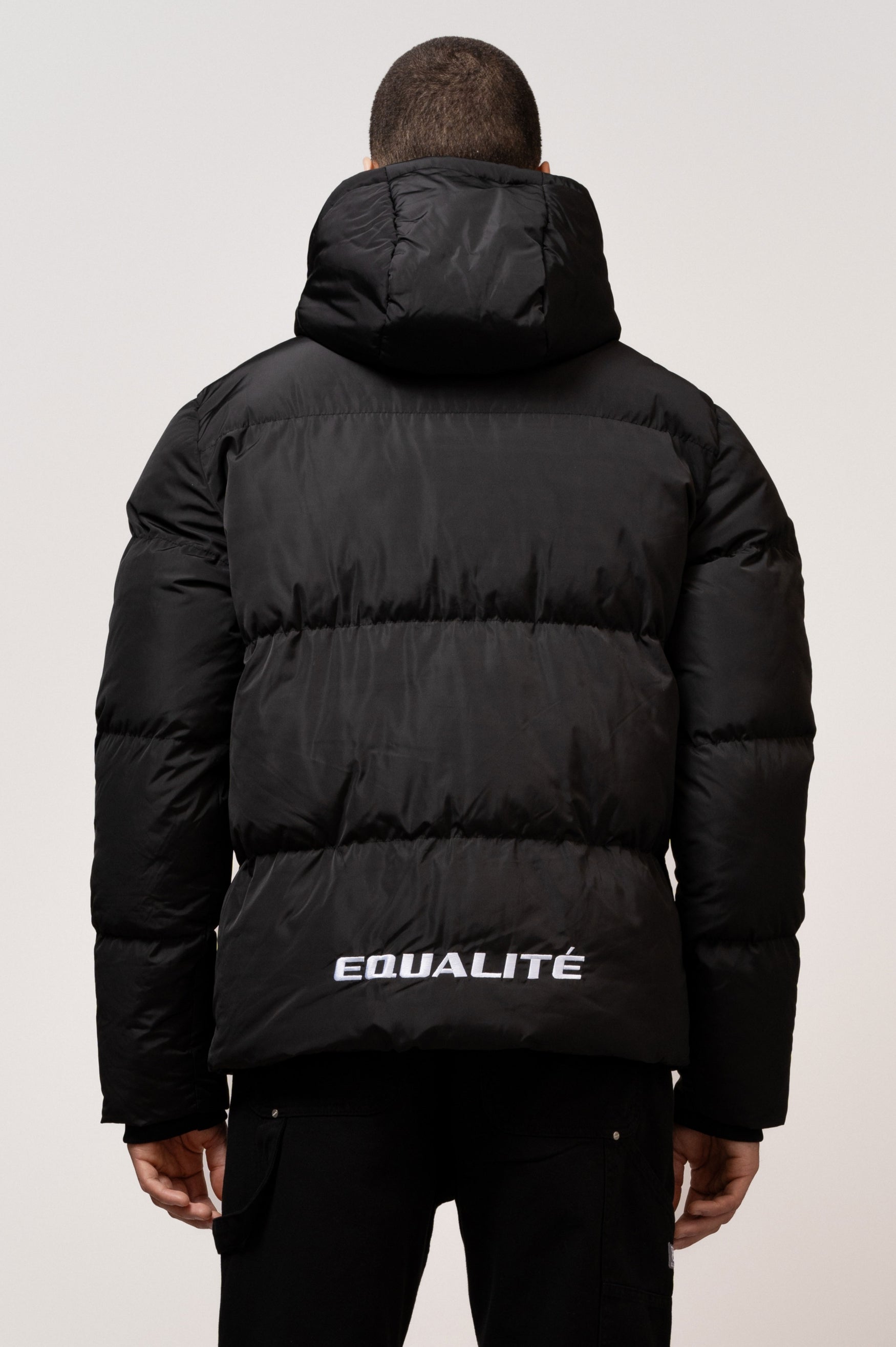 ESSENTIAL PUFFER JACKET | BLACK