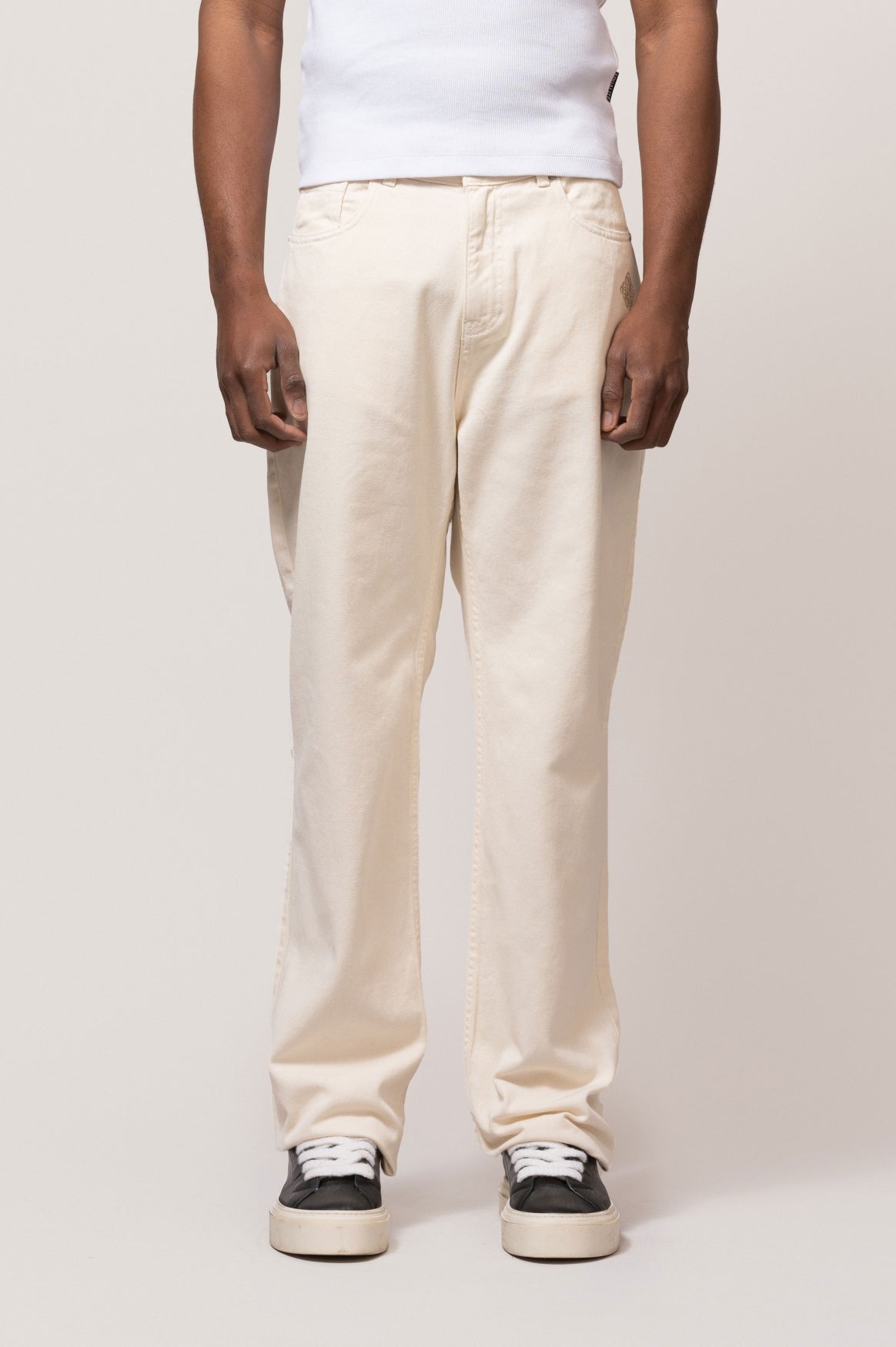 ASTRA STRAIGHT FIT JEANS | OFF-WHITE