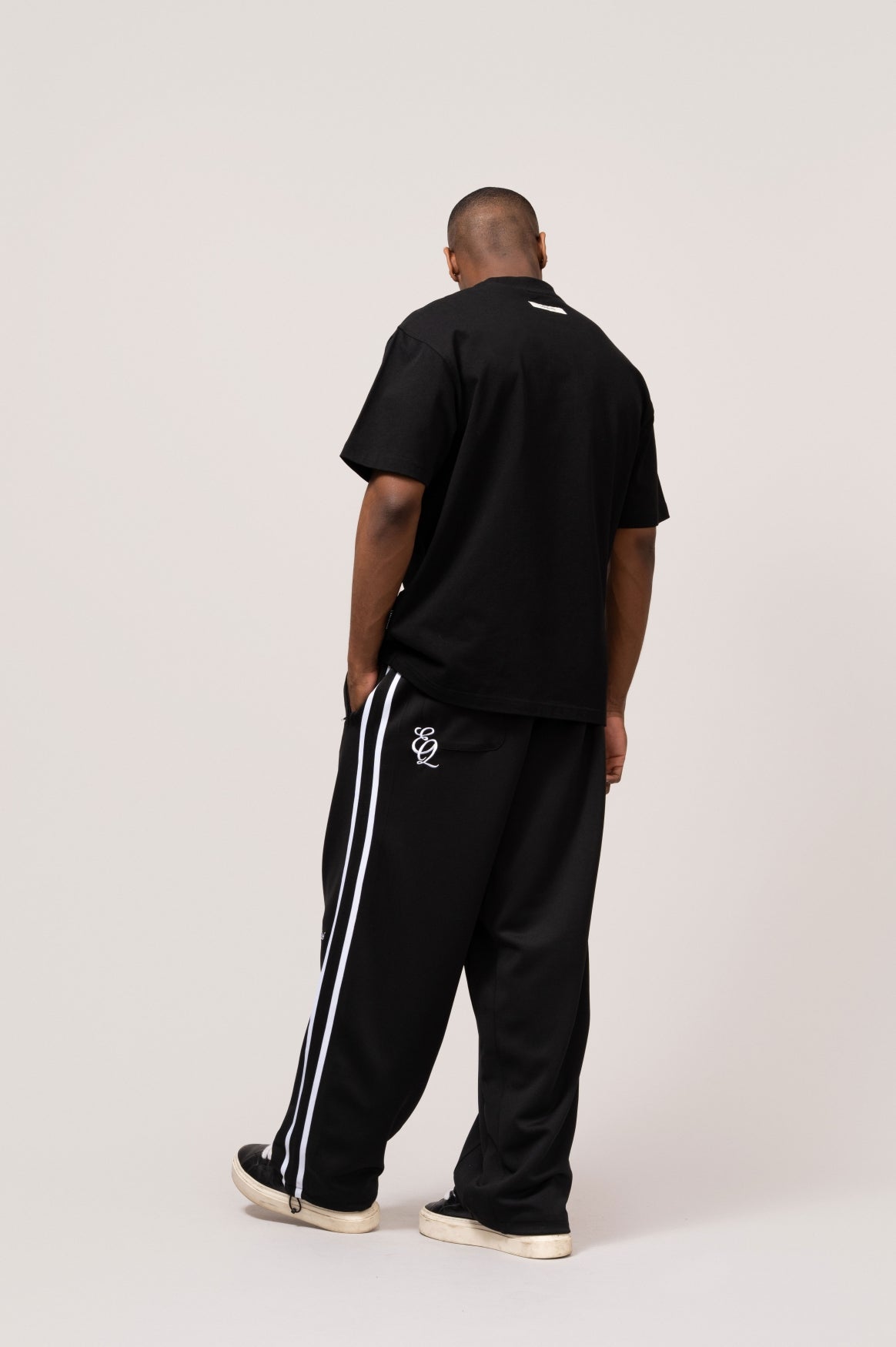EQ OVERSIZED TEE | BLACK