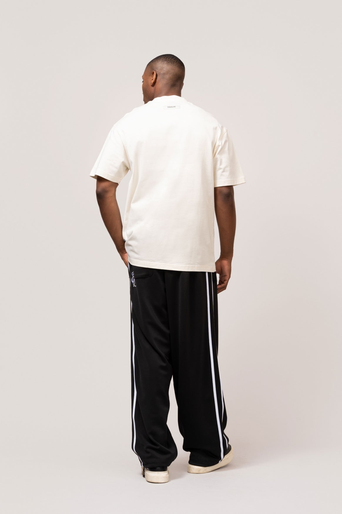 EQ OVERSIZED TEE | OFF-WHITE