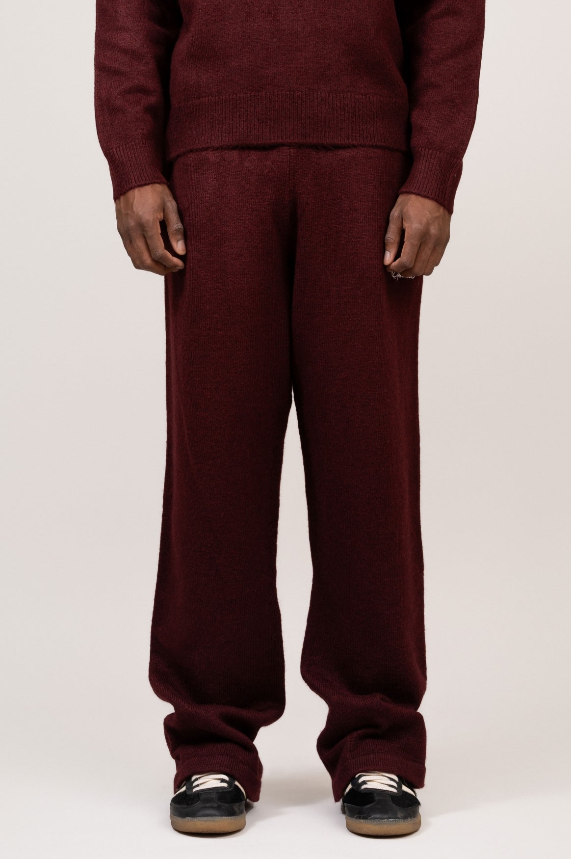 FLUFFY KNIT STRAIGHT FIT PANTS | BURGUNDY