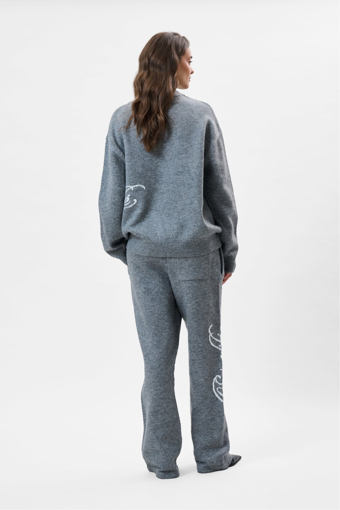 FLUFFY KNIT SWEATER | GREY