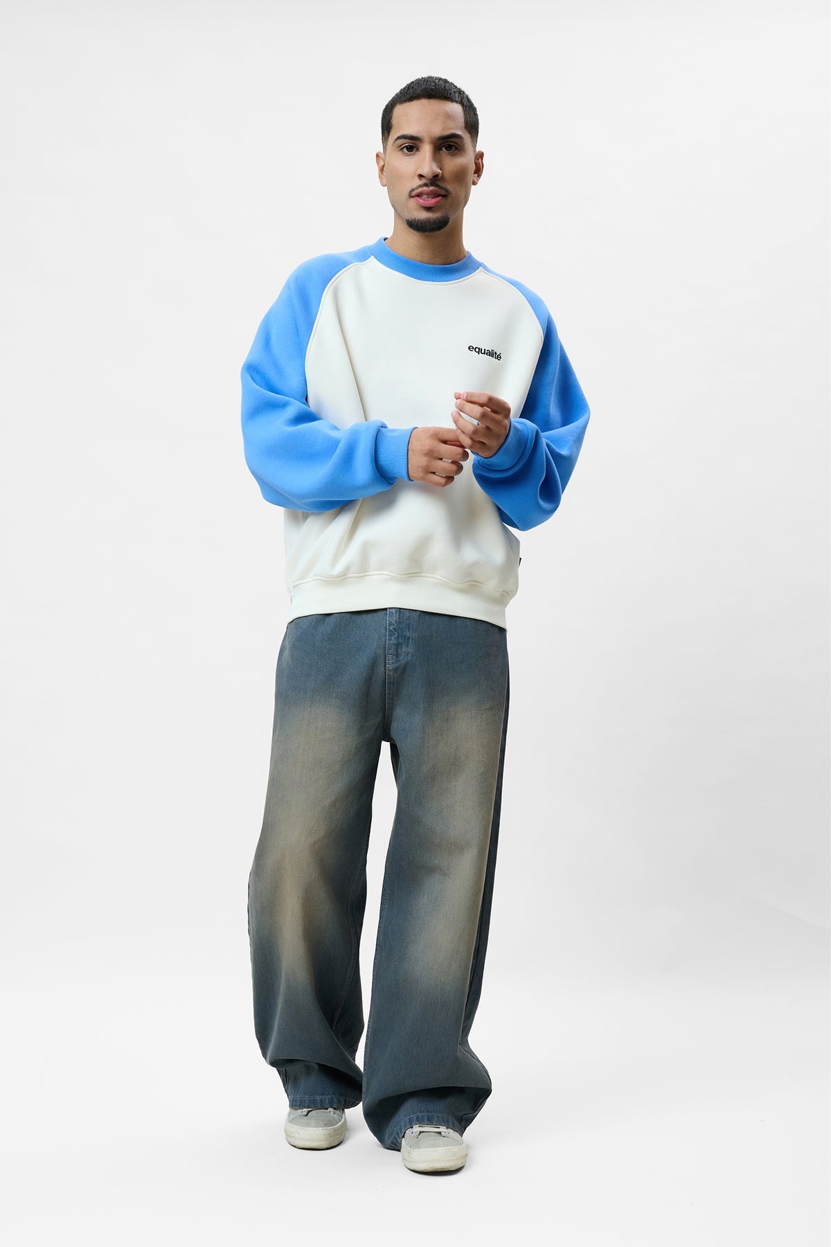 ESSENTIAL RAGLAN OVERSIZED SWEATER | OFF-WHITE & CORN BLUE