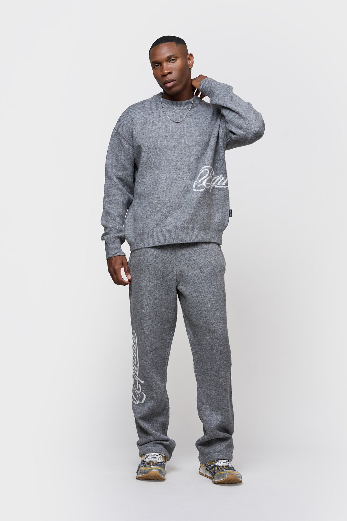 FLUFFY KNIT SWEATER | GREY