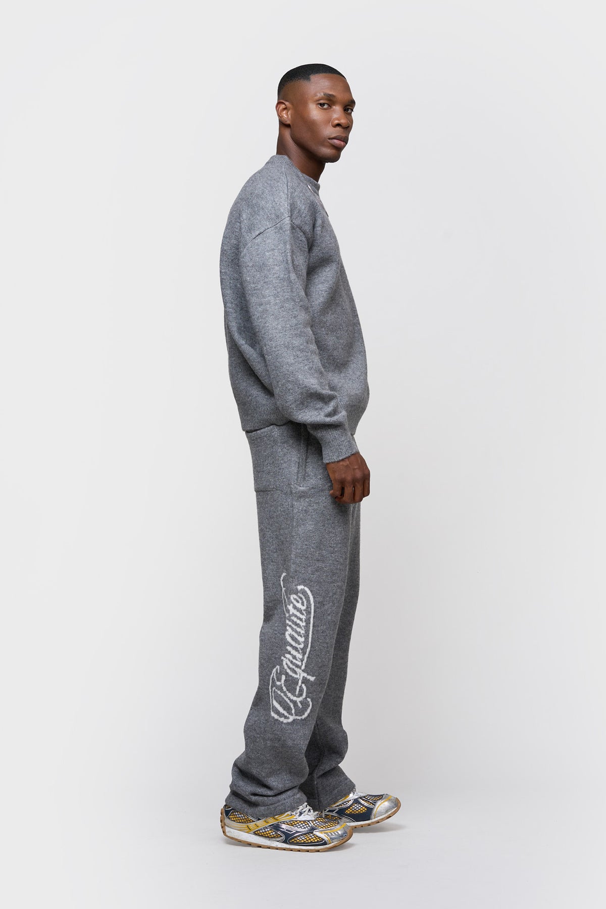 FLUFFY KNIT SWEATER | GREY