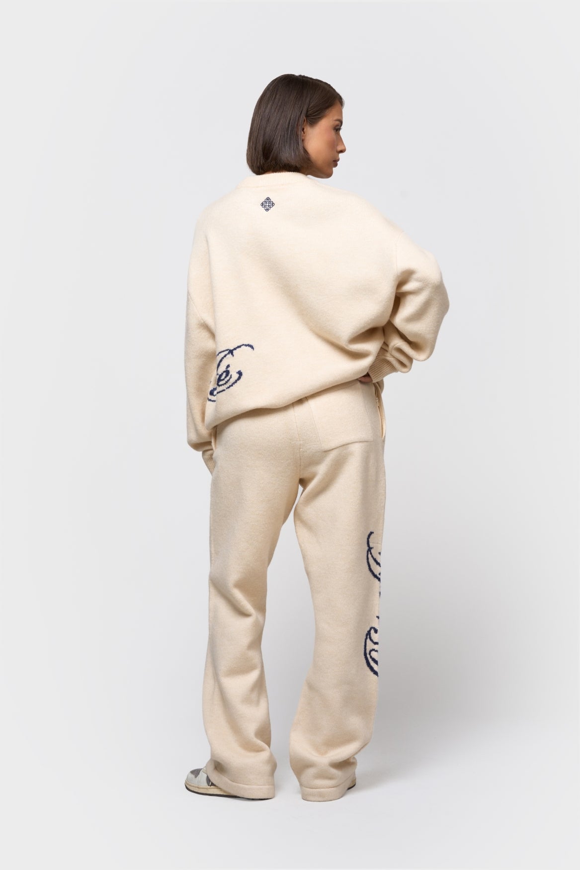 FLUFFY KNIT SWEATER | OFF-WHITE