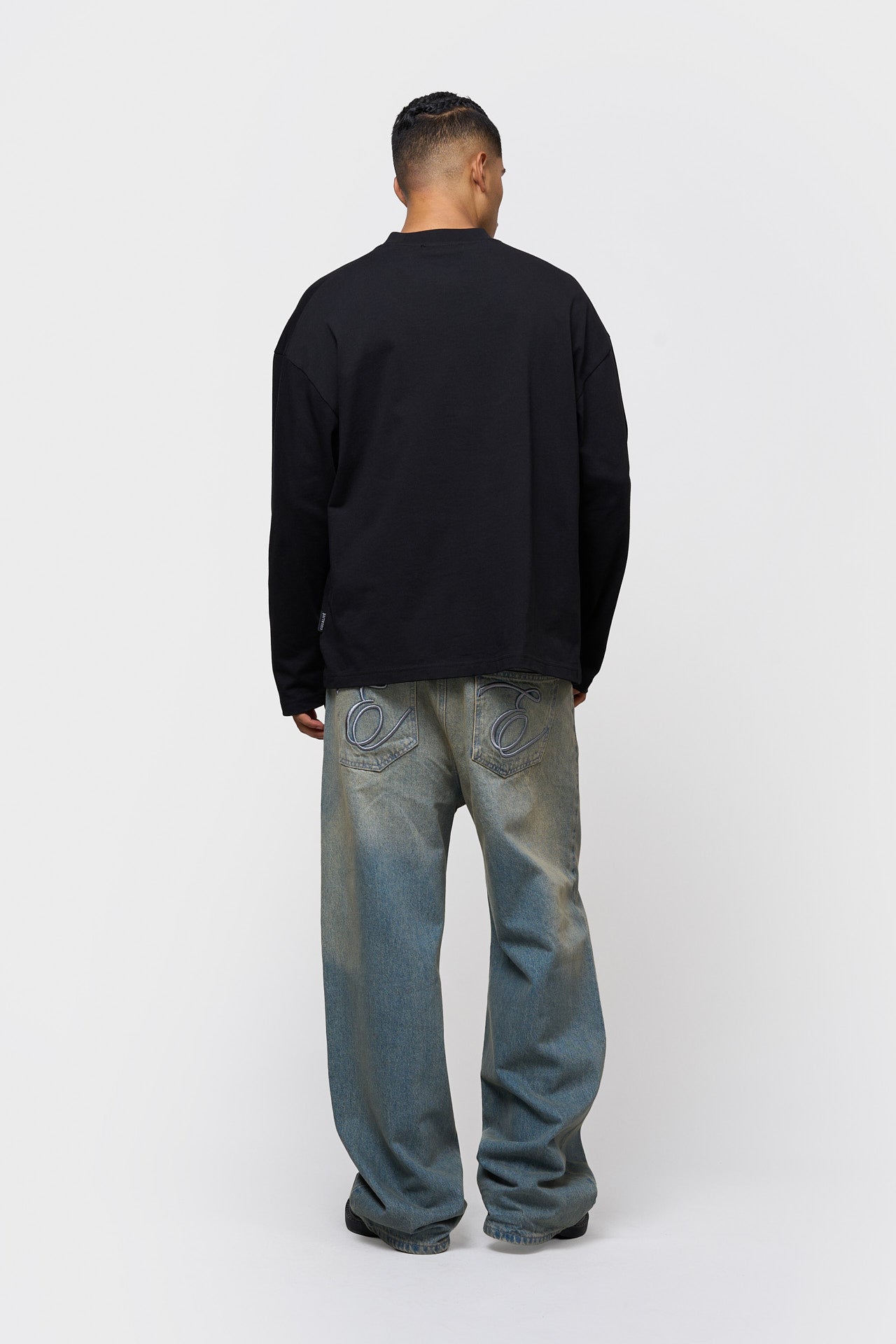 SIGNATURE OVERSIZED LONGSLEEVE TEE– NOOS | BLACK
