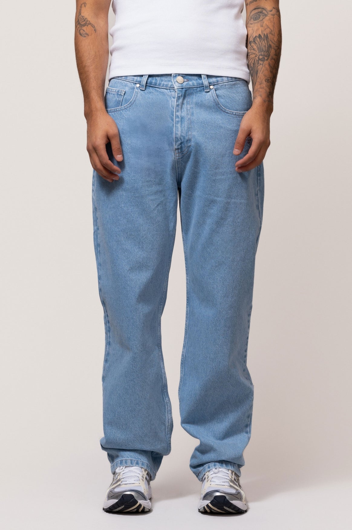 ASTRA STRAIGHT FIT JEANS | BLUE