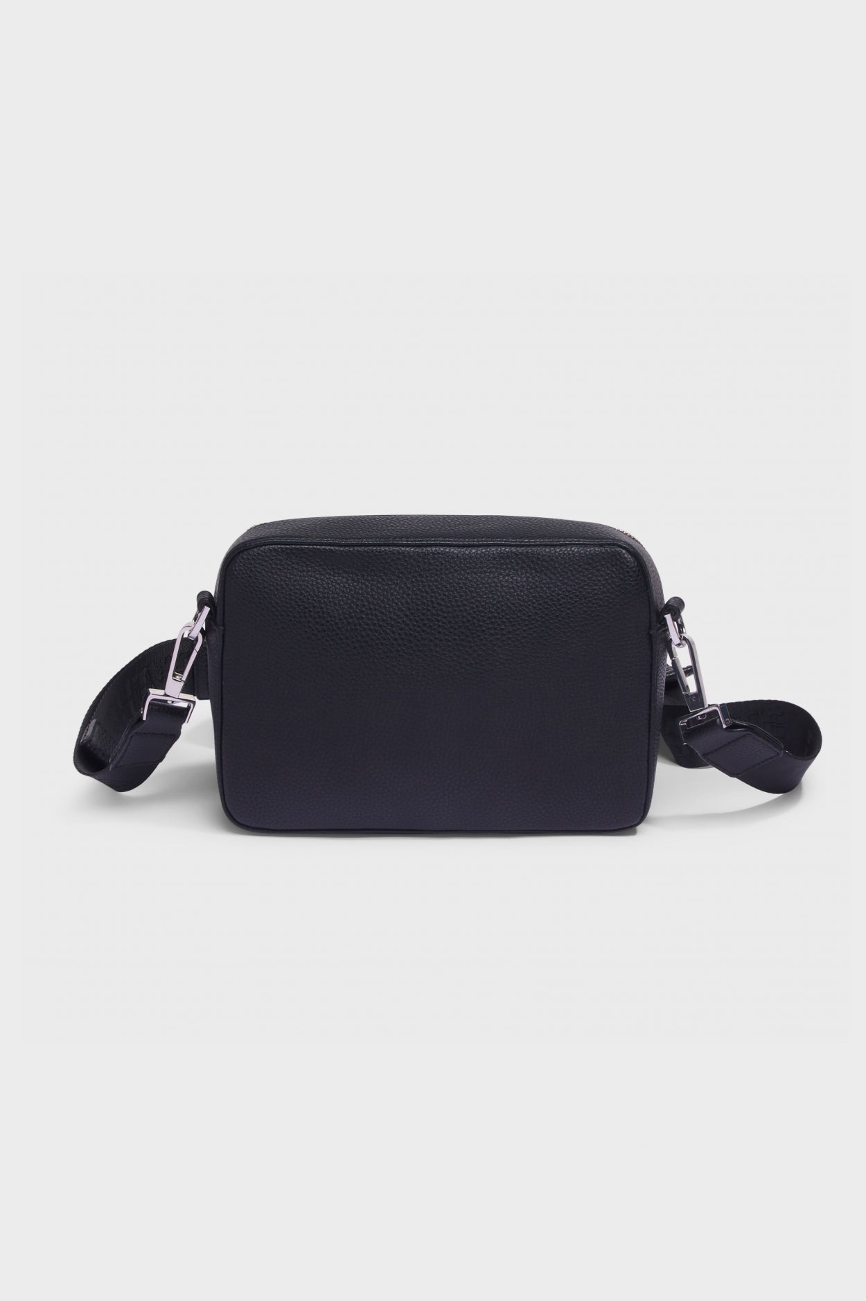 Elio Messenger Bag Black Equalit