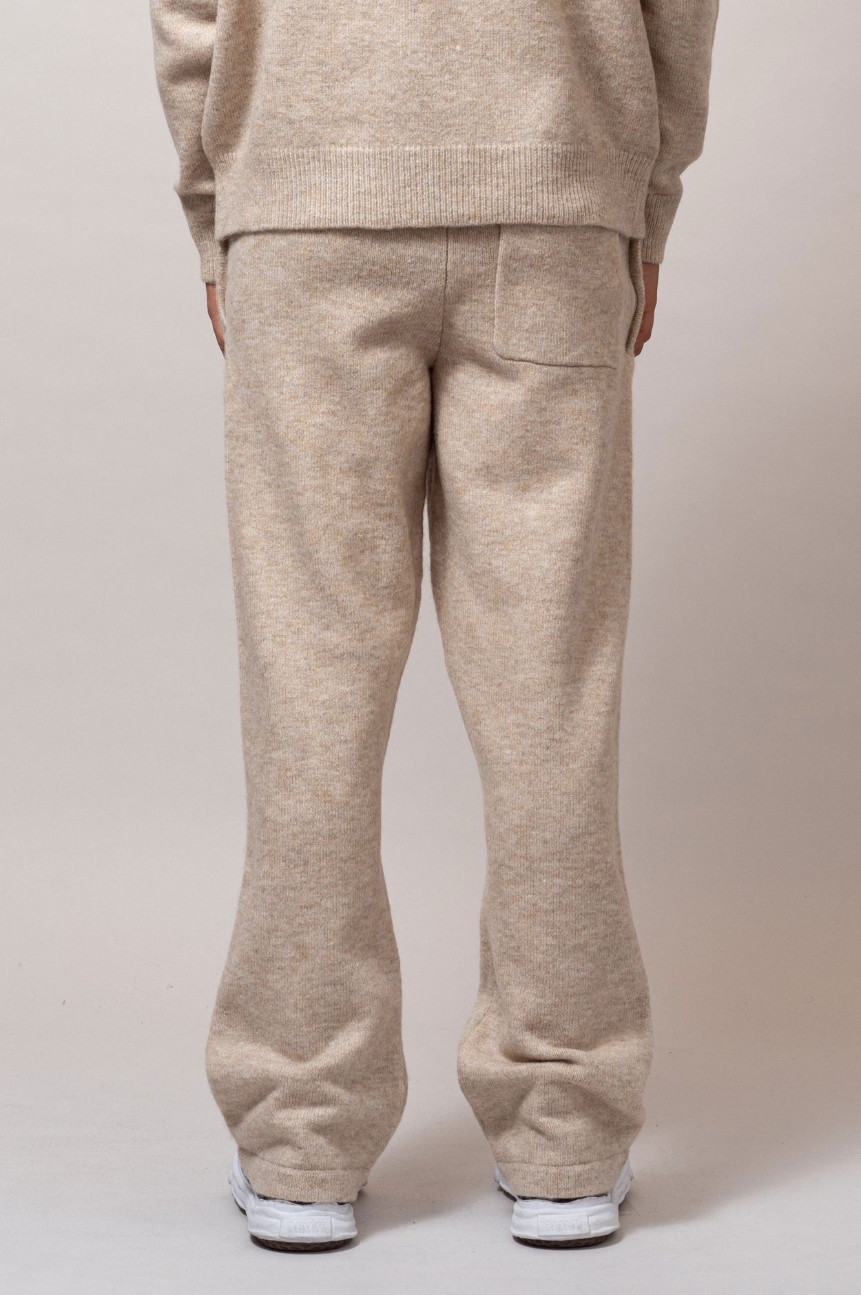 FLUFFY KNIT STRAIGHT FIT PANTS | BEIGE