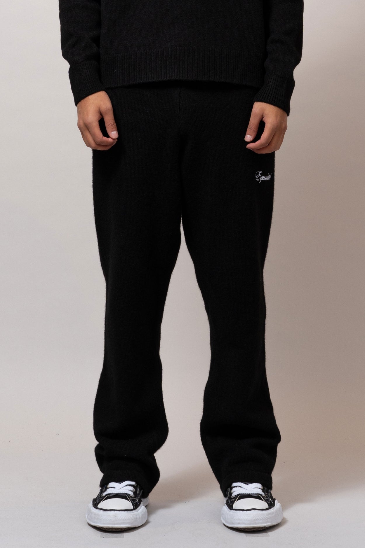 FLUFFY KNIT STRAIGHT FIT PANTS | BLACK