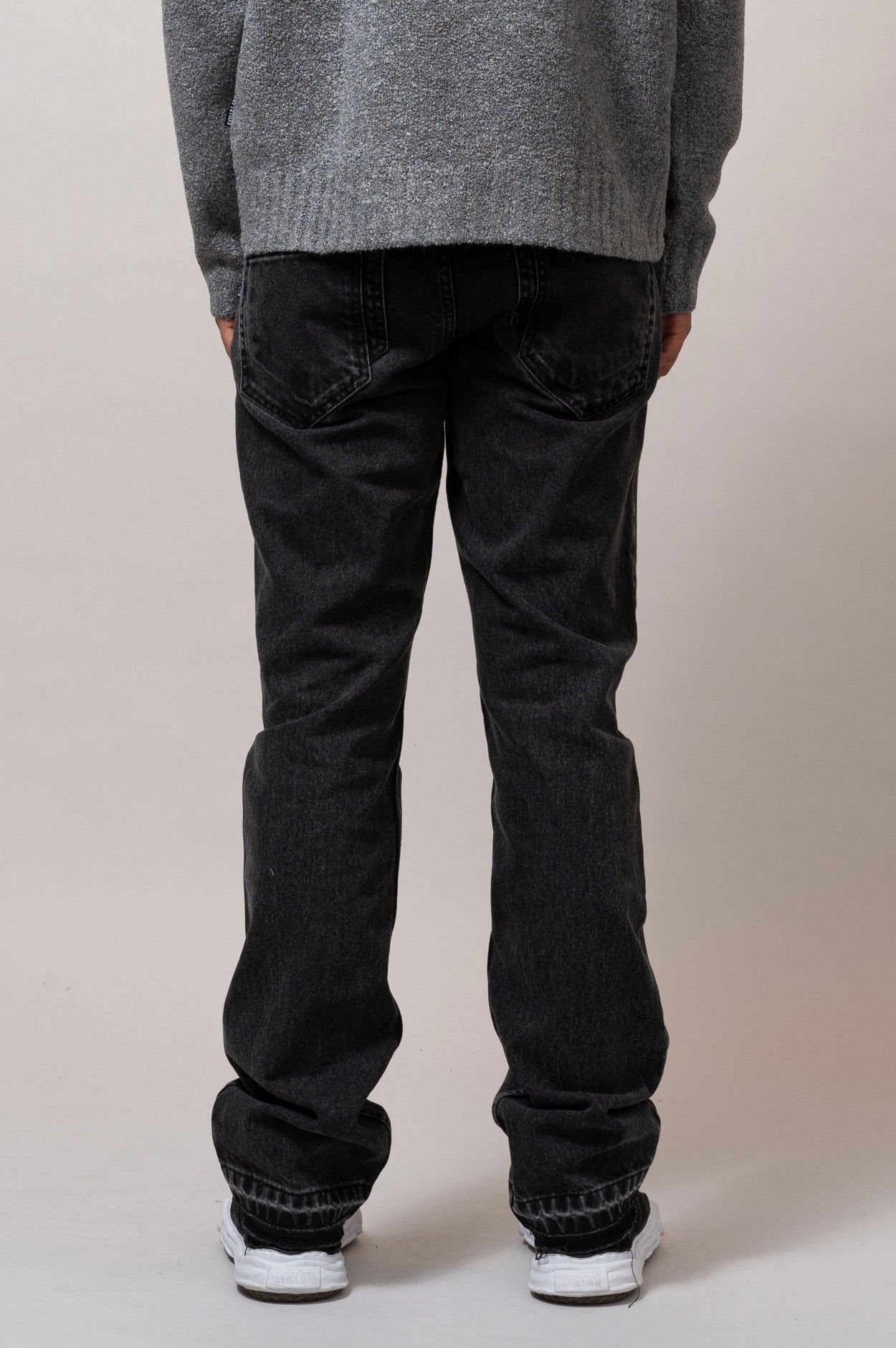 FRONT LOGO JEANS | BLACK