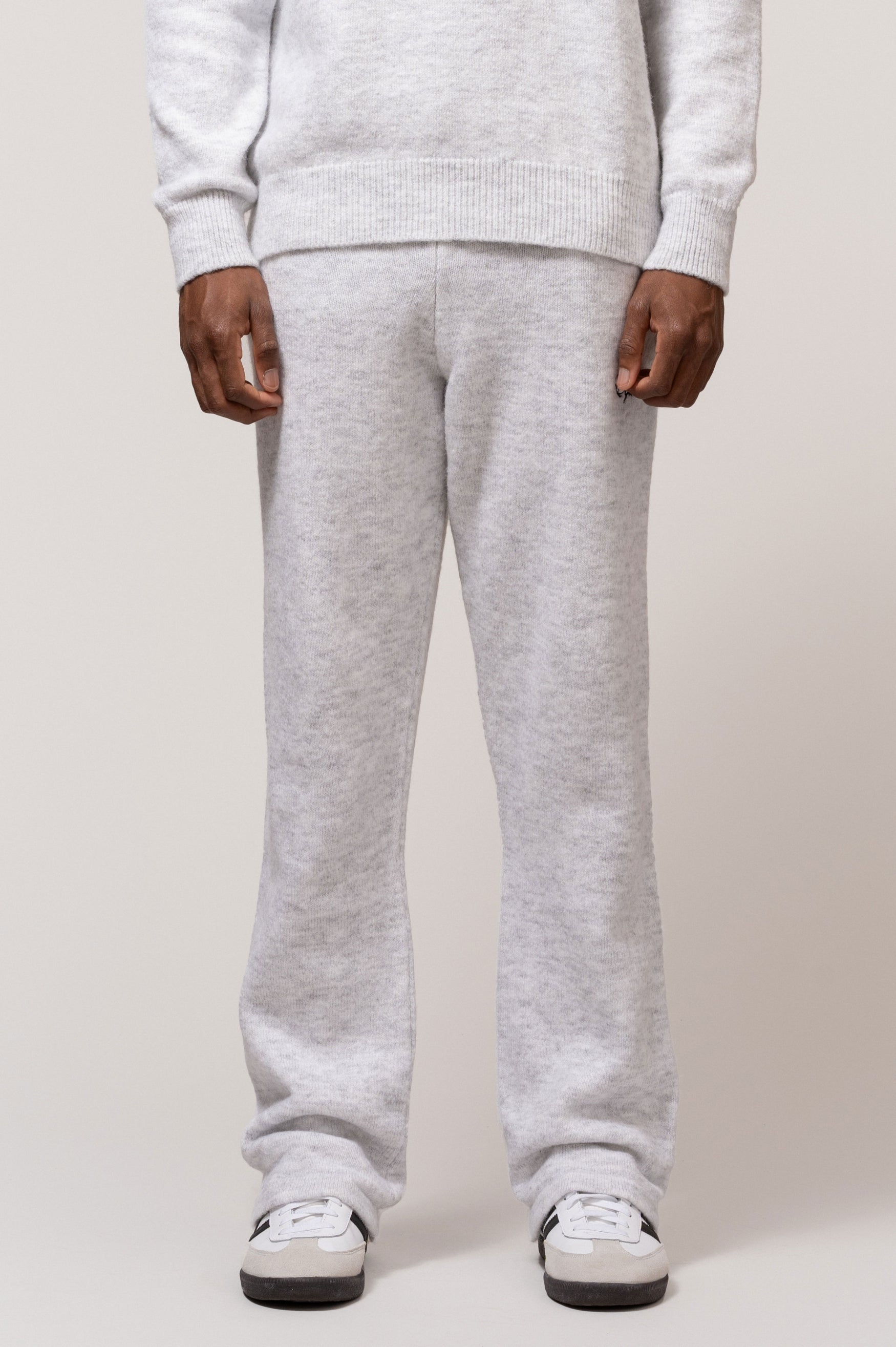 FLUFFY KNIT STRAIGHT FIT PANTS | GREY